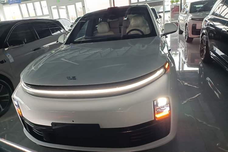Used Li Auto L7 2024 MAX Model Front