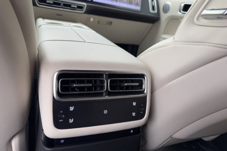 Used Li Auto L7 2024 Ultra Model Interior 1