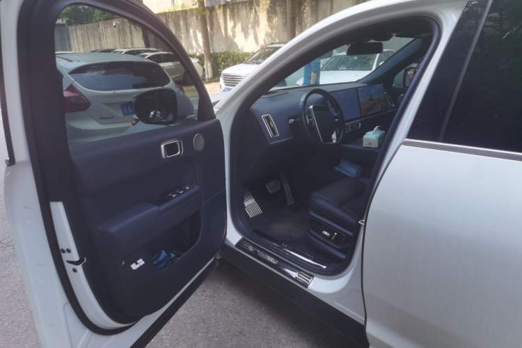 Used Li Auto L7 2024 Pro Model Interior 3