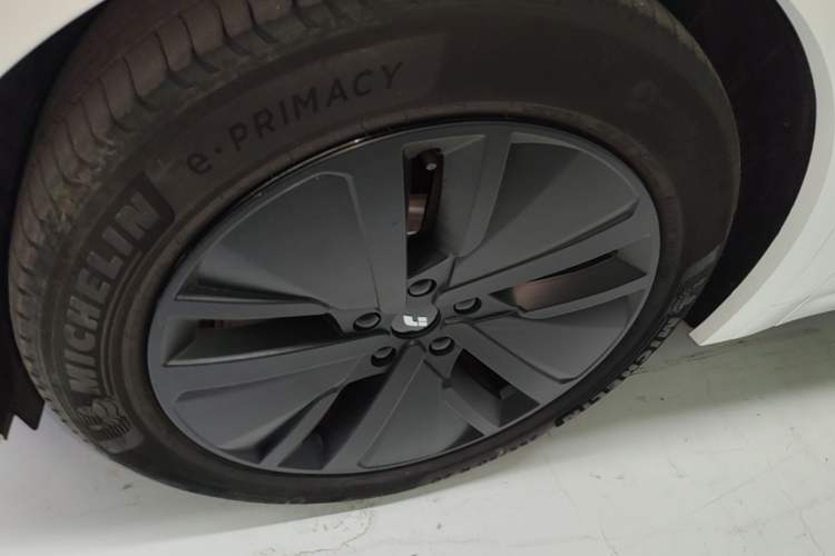 Used Li Auto L7 2024 MAX Model Left Front Wheel Hub