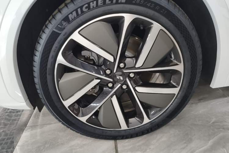 Used Li Auto L7 2024 MAX Model Left Front Wheel Hub