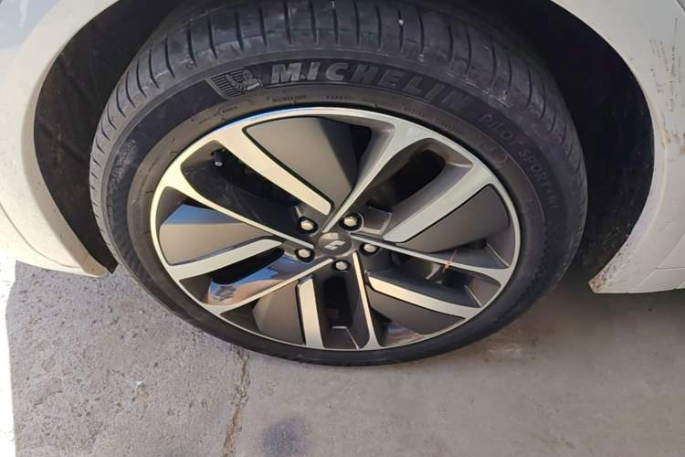 Used Li Auto L7 2024 Ultra Model Left Front Wheel Hub