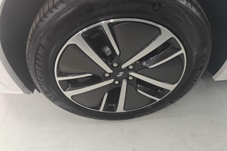 Used Li Auto L7 2024 MAX Model Left Front Wheel Hub