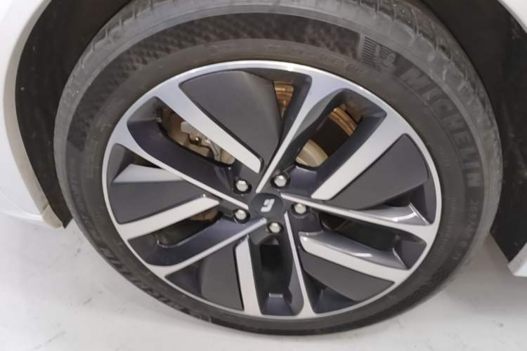 Used Li Auto L7 2024 MAX Model Left Front Wheel Hub