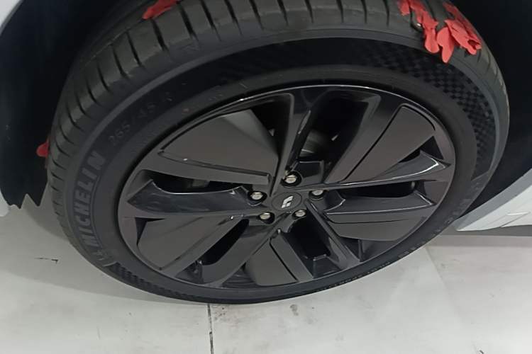 Used Li Auto L7 2024 Ultra Model Left Front Wheel Hub