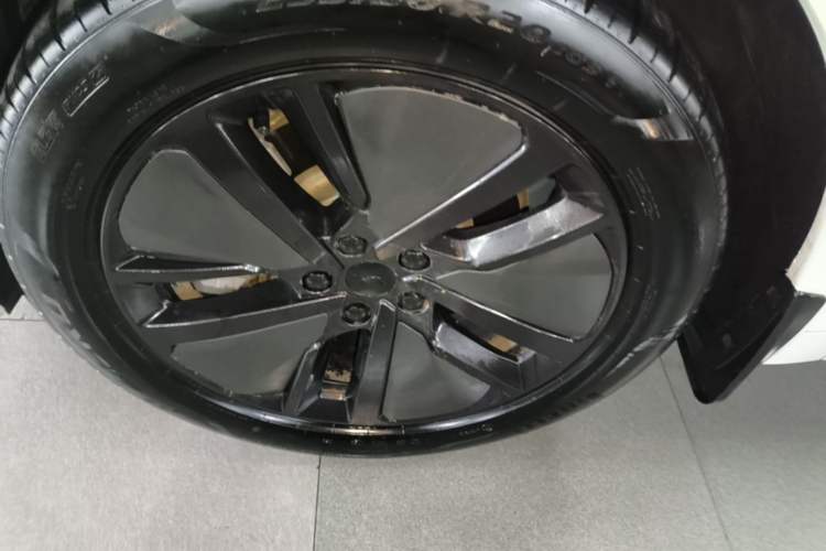 Used Li Auto L7 2024 Pro Model Left Front Wheel Hub