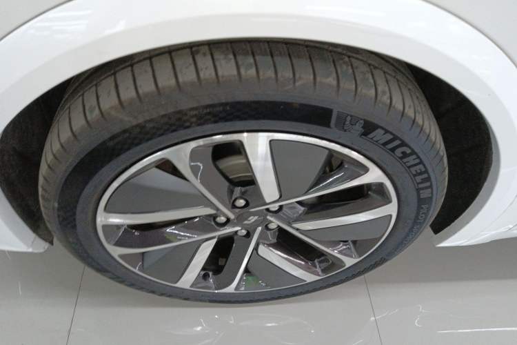 Used Li Auto L7 2024 Ultra Model Left Front Wheel Hub