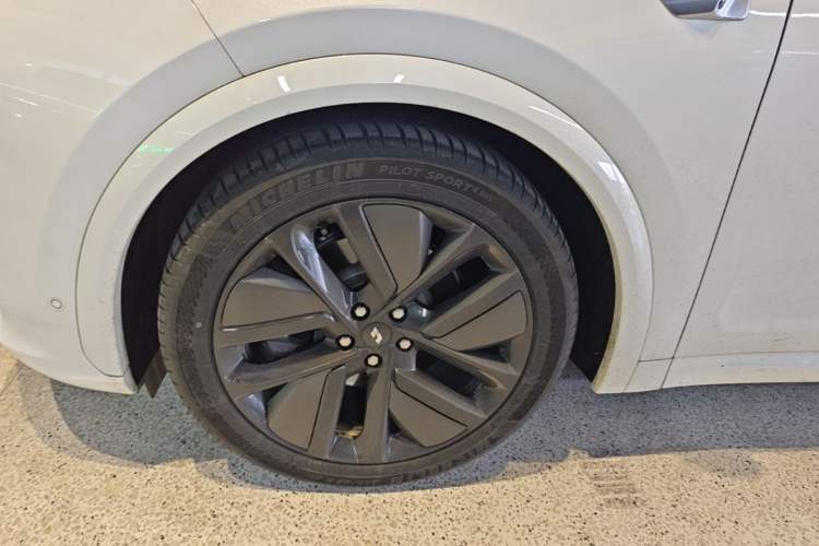 Used Li Auto L7 2024 Ultra Model Left Front Wheel Hub