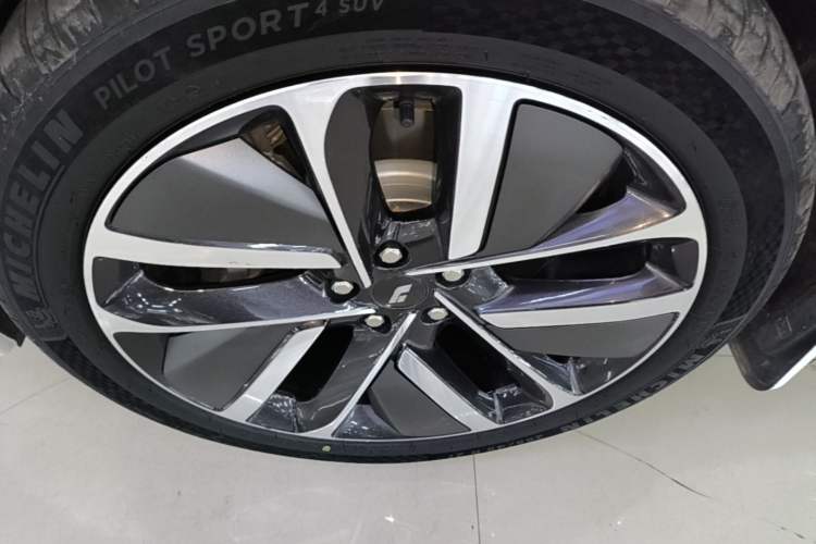 Used Li Auto L7 2024 Pro Model Left Front Wheel Hub