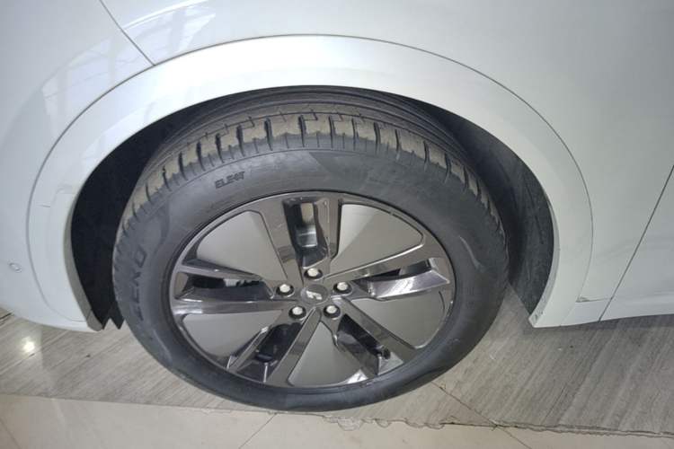 Used Li Auto L7 2024 Pro Model Left Front Wheel Hub