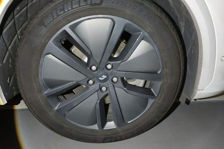 Used Li Auto L7 2024 MAX Model Right Front Wheel Hub