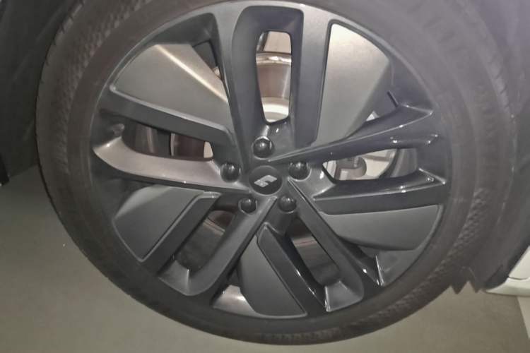 Used Li Auto L7 2024 Ultra Model Right Front Wheel Hub