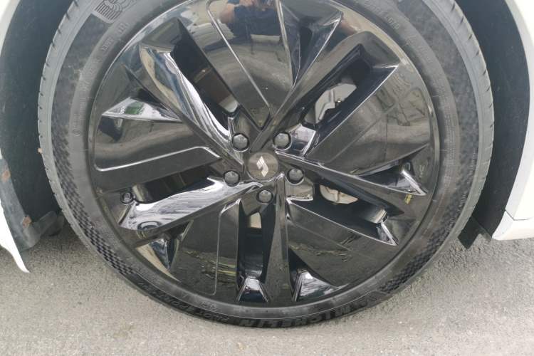 Used Li Auto L7 2024 MAX Model Right Front Wheel Hub