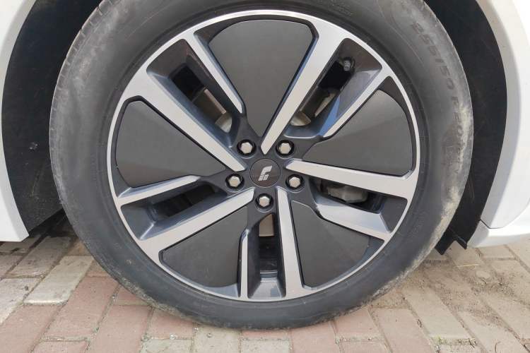 Used Li Auto L7 2024 Pro Model Right Front Wheel Hub