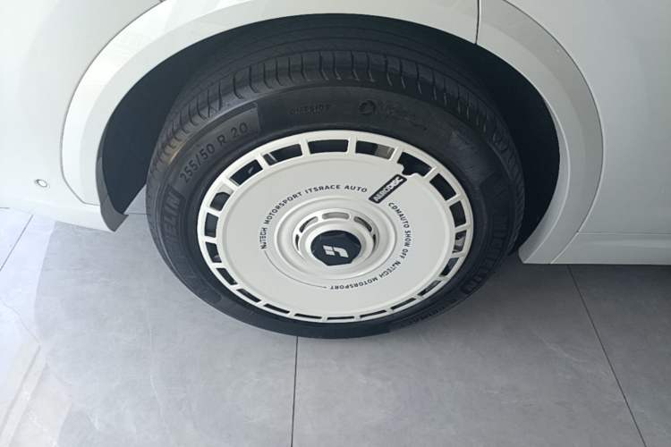 Used Li Auto L7 2024 MAX Model Right Rear Wheel Hub