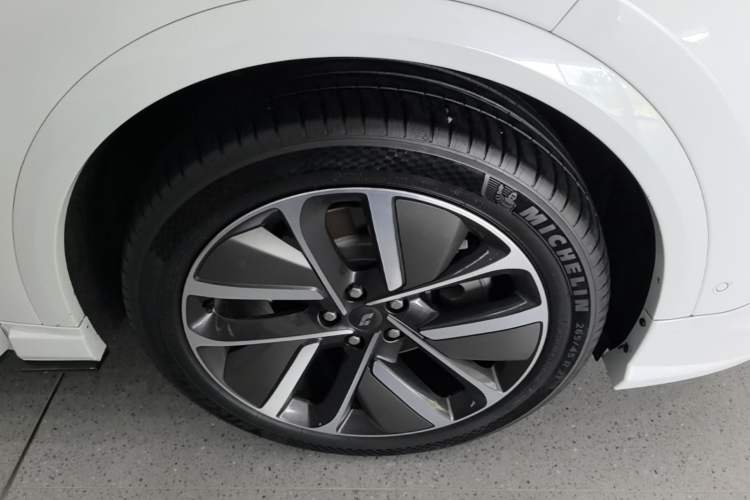 Used Li Auto L7 2024 MAX Model Right Rear Wheel Hub