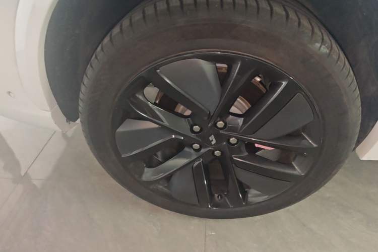 Used Li Auto L7 2024 MAX Model Right Rear Wheel Hub