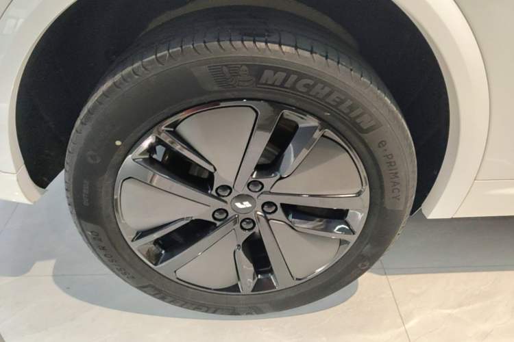 Used Li Auto L7 2024 MAX Model Right Rear Wheel Hub