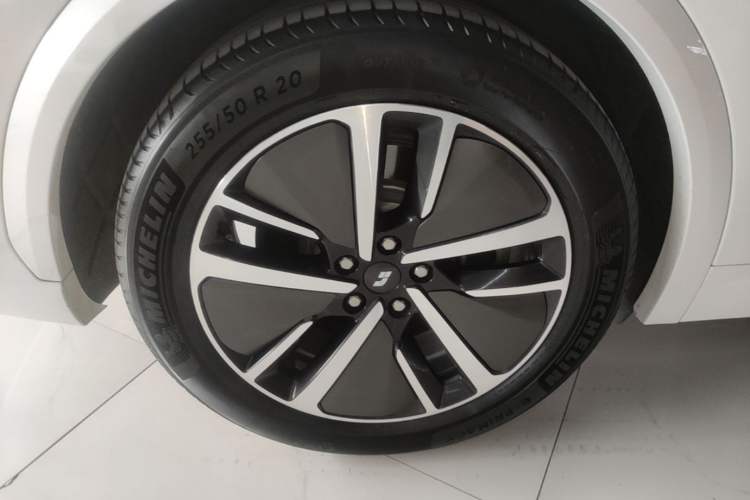 Used Li Auto L7 2024 MAX Model Right Rear Wheel Hub