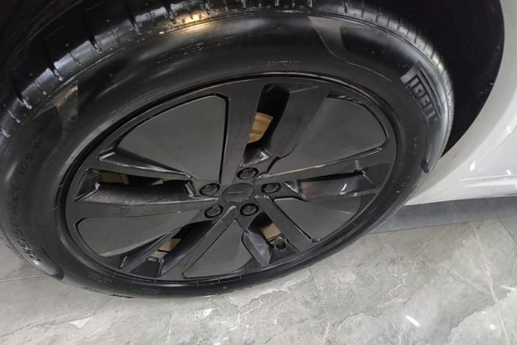 Used Li Auto L7 2024 Pro Model Right Rear Wheel Hub