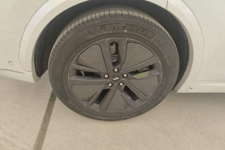 Used Li Auto L7 2024 Pro Model Right Rear Wheel Hub