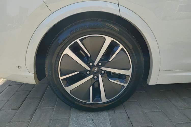 Used Li Auto L7 2024 MAX Model Right Rear Wheel Hub