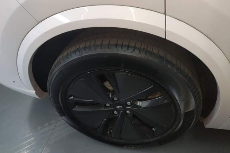 Used Li Auto L7 2024 Pro Model Right Rear Wheel Hub