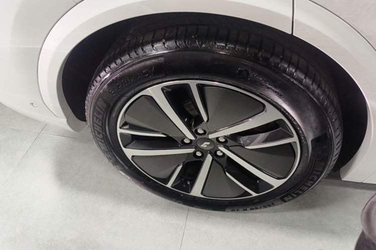 Used Li Auto L7 2024 MAX Model Right Rear Wheel Hub