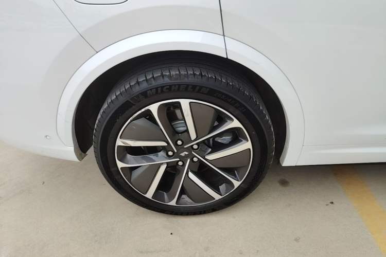 Used Li Auto L7 2024 Ultra Model Right Rear Wheel Hub