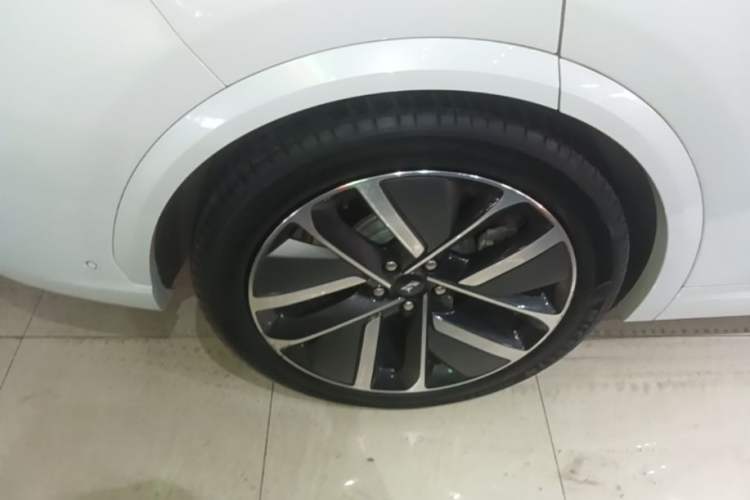 Used Li Auto L7 2024 MAX Model Right Rear Wheel Hub