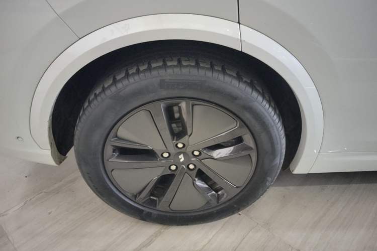 Used Li Auto L7 2024 Pro Model Right Rear Wheel Hub