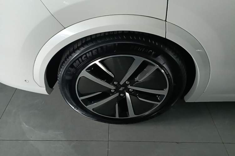 Used Li Auto L7 2024 MAX Model Right Rear Wheel Hub