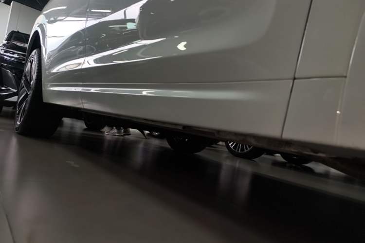 Used Li Auto L7 2024 Ultra Model Right Side Sill