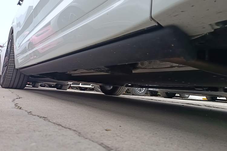 Used Li Auto L7 2024 Ultra Model Right Side Sill
