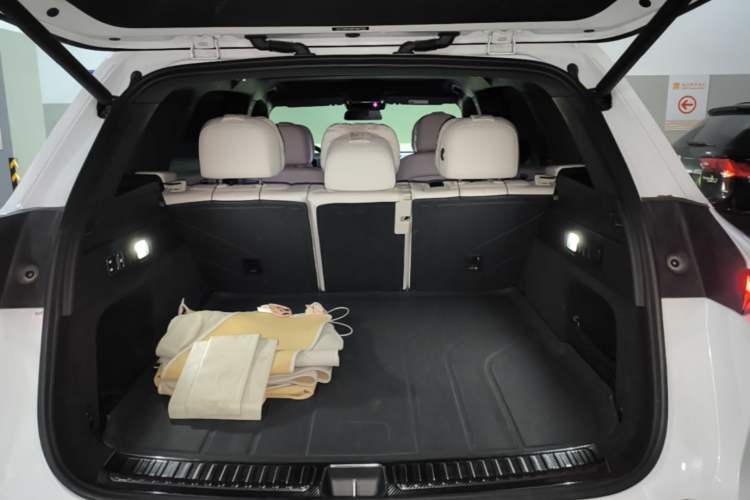 Used Li Auto L7 2024 MAX Model Trunk