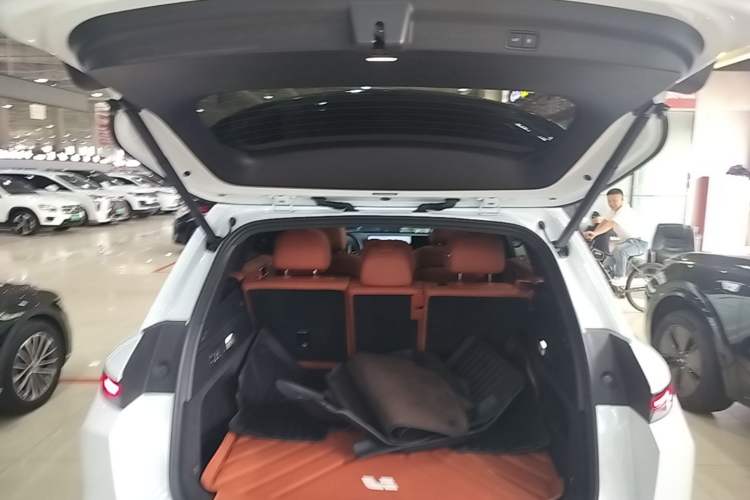 Used Li Auto L7 2024 Pro Model Trunk