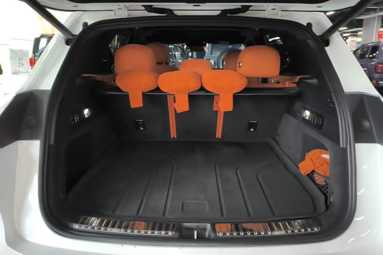 Used Li Auto L7 2024 Pro Model Trunk