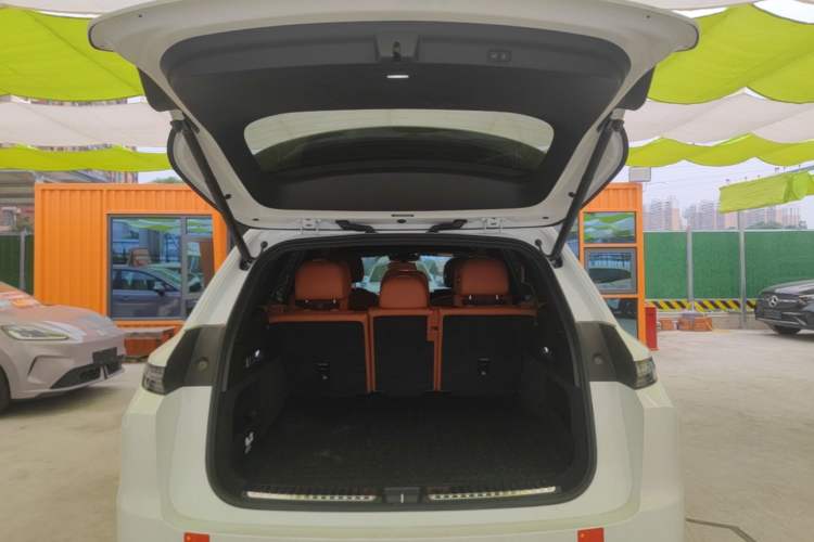 Used Li Auto L7 2024 Pro Model Trunk