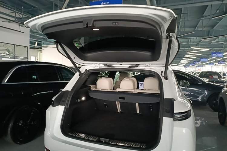 Used Li Auto L7 2024 MAX Model Trunk