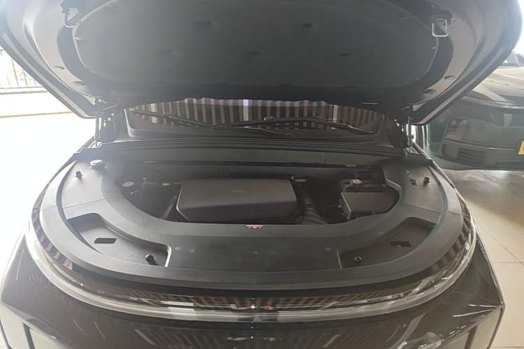 Used Li Auto L7 2025 Max Smart Refresh Edition Engine Bay