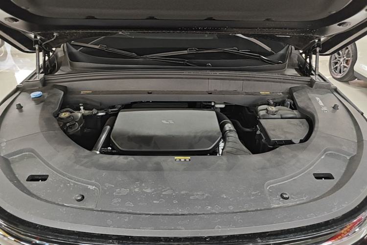 Used Li Auto L7 2025 Ultra Smart Refreshed Edition Engine Bay
