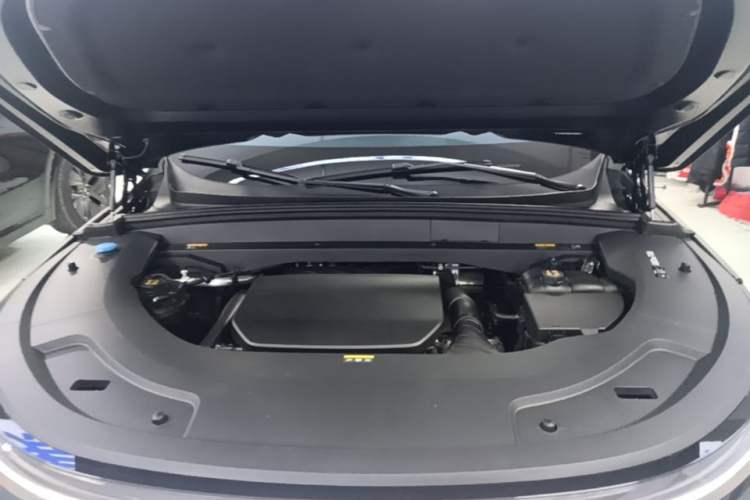 Used Li Auto L7 2025 Pro Smart Refresh Edition Engine Bay