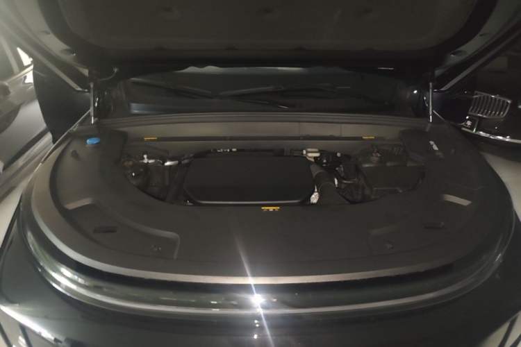 Used Li Auto L7 2025 Ultra Smart Refreshed Edition Engine Bay