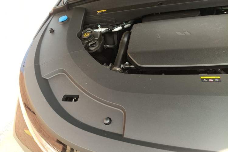Used Li Auto L7 2025 Max Smart Refresh Edition Engine Bay Right