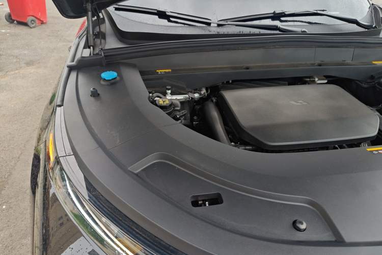 Used Li Auto L7 2025 Max Smart Refresh Edition Engine Bay Right