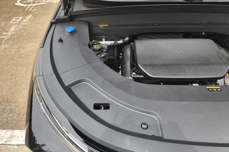 Used Li Auto L7 2025 Pro Smart Refresh Edition Engine Bay Right