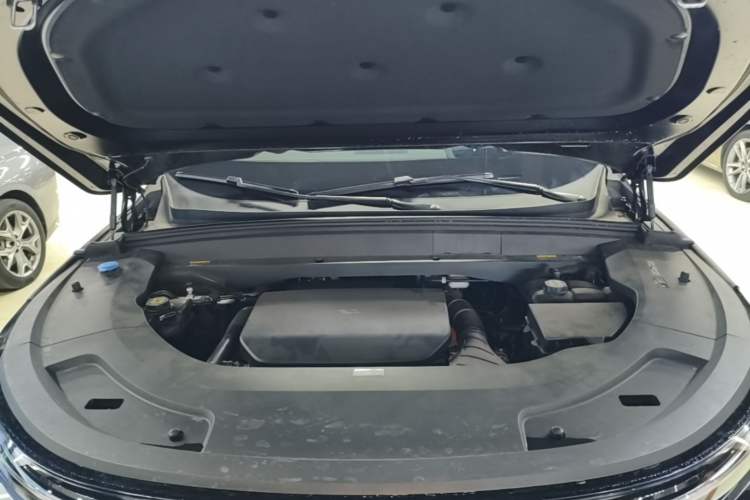 Used Li Auto L7 2025 Ultra Smart Refreshed Edition Engine Bay