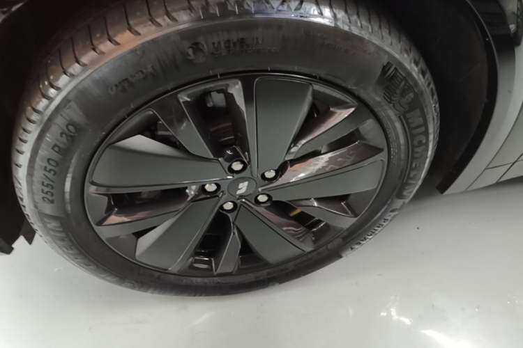 Used Li Auto L7 2025 Pro Smart Refresh Edition Exterior 4