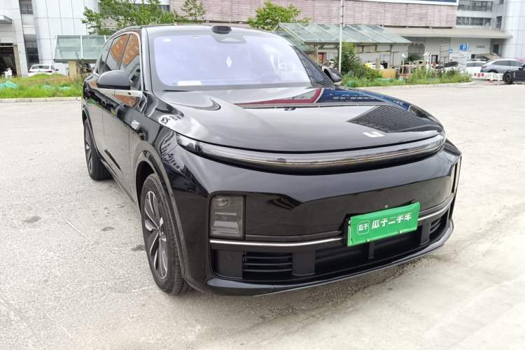Used Li Auto L7 2025 Max Smart Refresh Edition Front Right 45 Deg