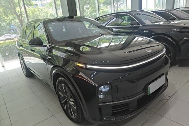 Used Li Auto L7 2025 Max Smart Refresh Edition Front Right 45 Deg